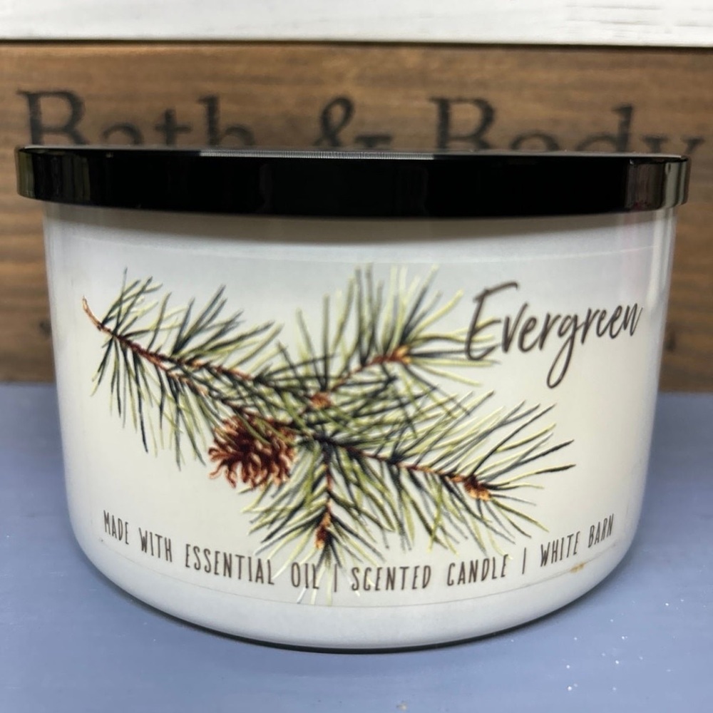 EVERGREEN WHITE BARN 3-wick candle-Bath & Body Works / White Barn - RARE! HTF!